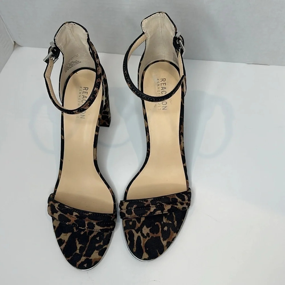 KENNETH COLE REACTION LEOPARD STACK HEEL - Picture 4 of 6